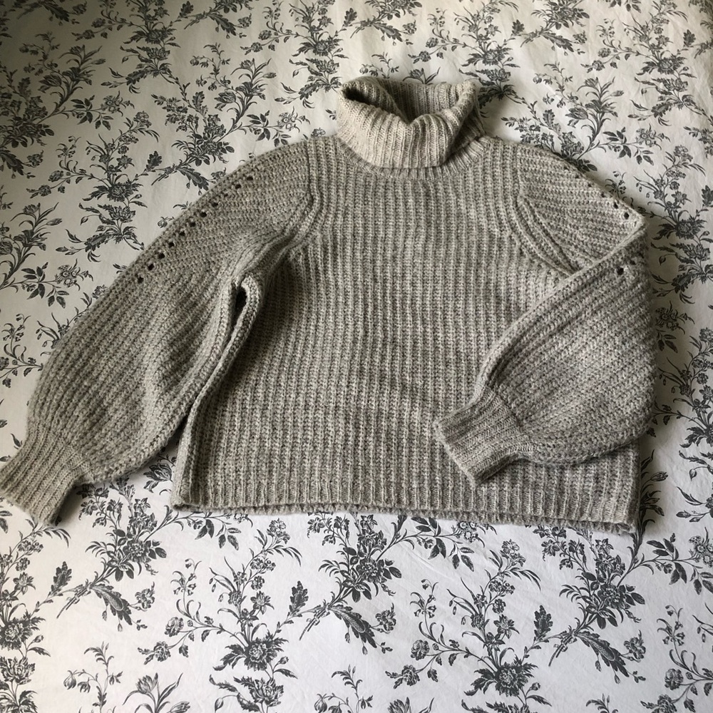 Oversized Knit Turtle Kneck